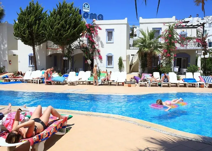 Club Paloma Aparthotel 3*