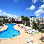 Club Paloma アパートホテル 3*